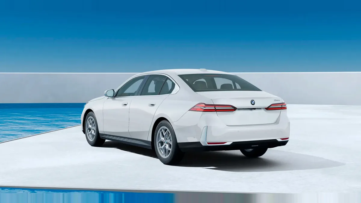 BMW Serie 5 520d en renting en Madrid — Lateral