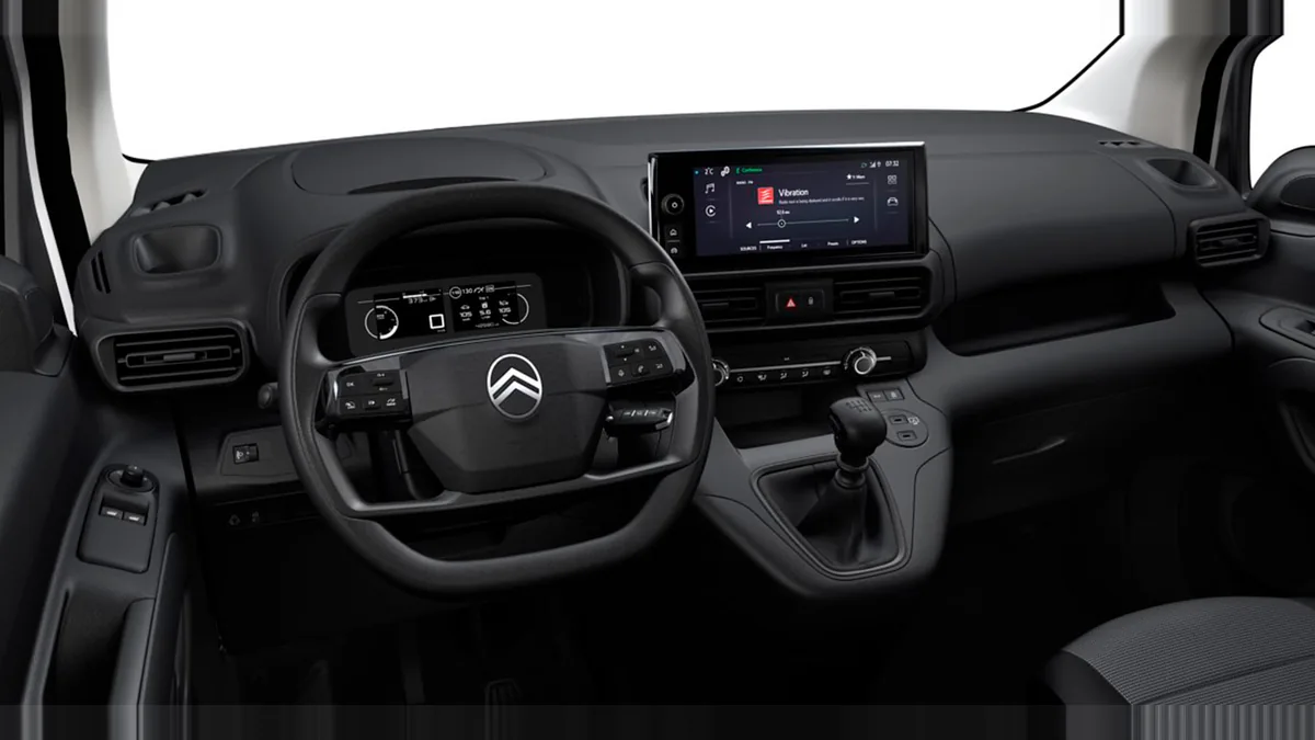 Citroën Berlingo Talla M BlueHDi 100 YOU L1 N1 Adaptado en renting en Madrid — Trasera