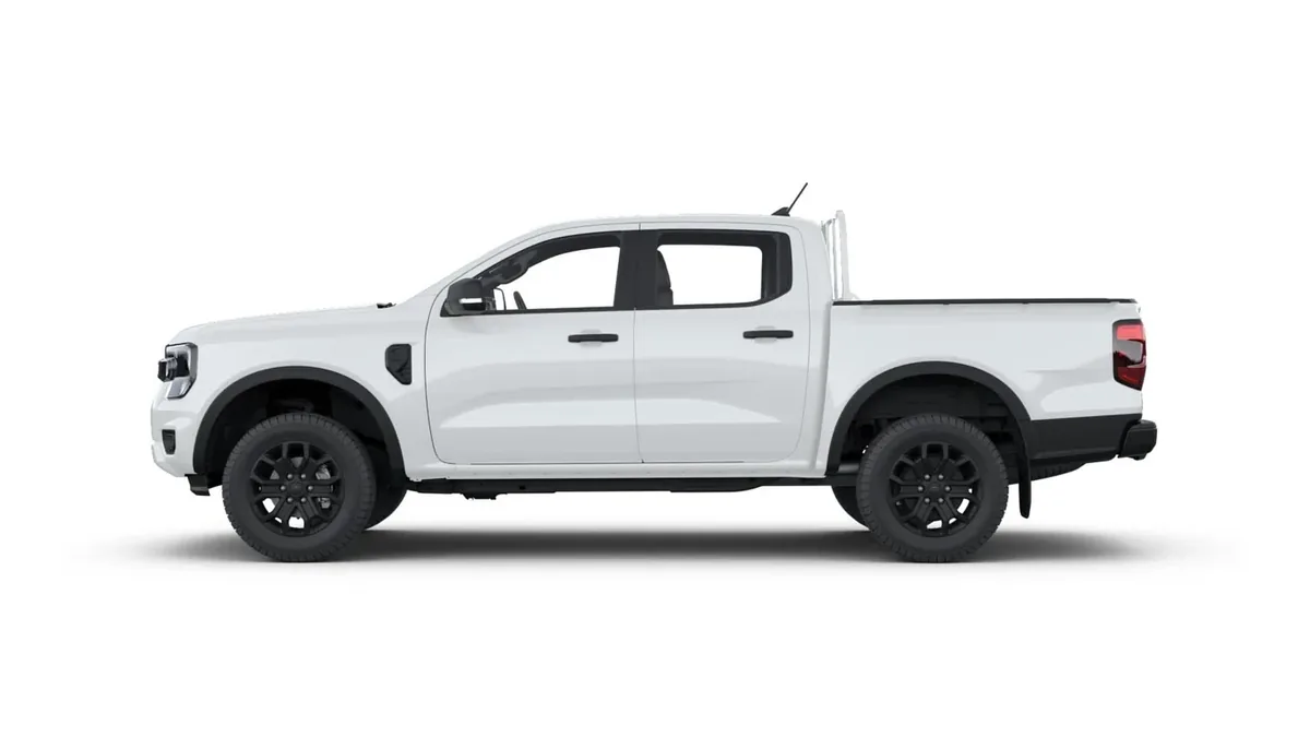Ford Ranger XLT Doble Cabina 3.0 EcoBlue 240CV en renting en Madrid — Lateral