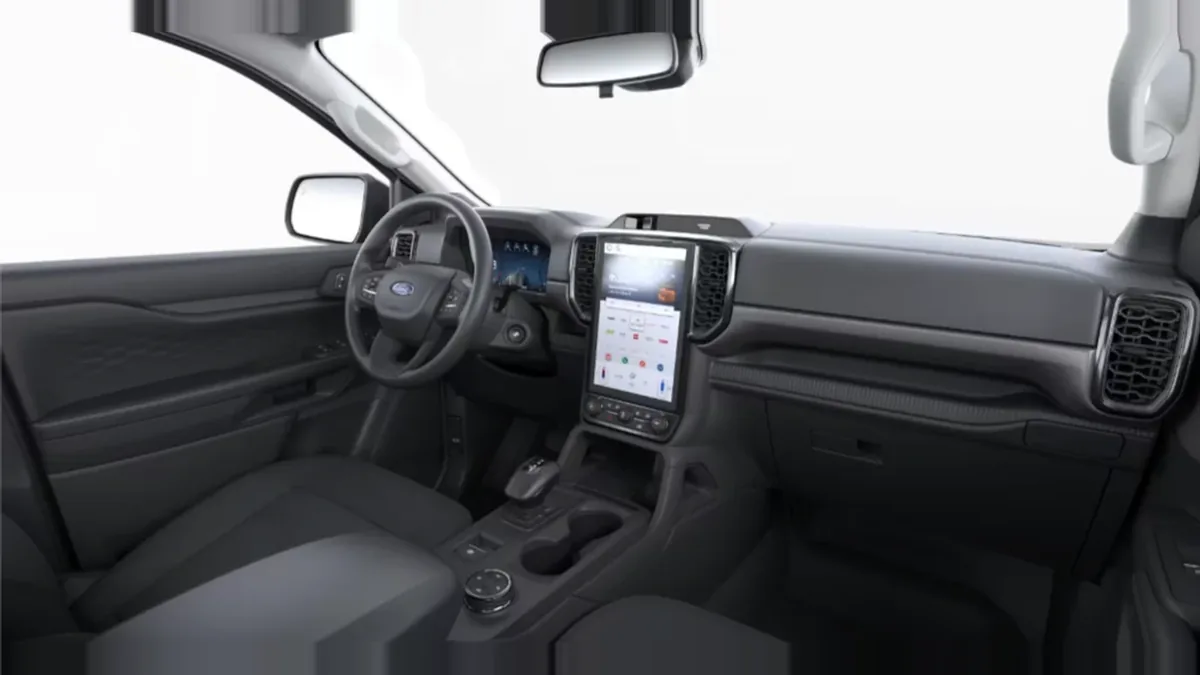 Ford Ranger XLT Doble Cabina 3.0 EcoBlue V6 240CV Automático en renting en Madrid — Interior