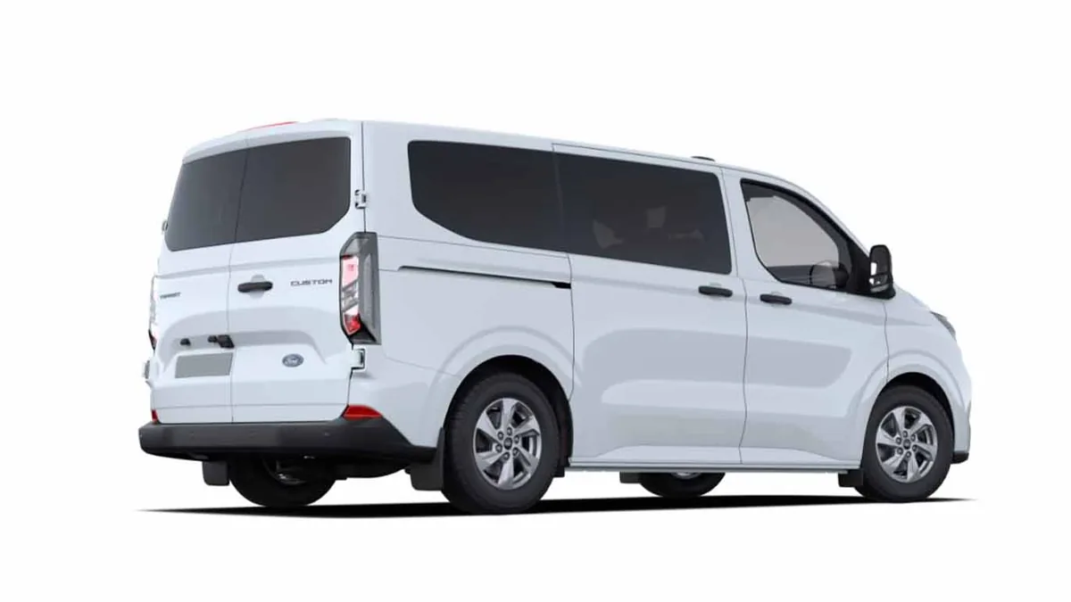 Ford Transit Custom Kombi 2.0 EcoBlue 150Cv 320 L1 Trend M1 II en renting en Madrid — Trasera