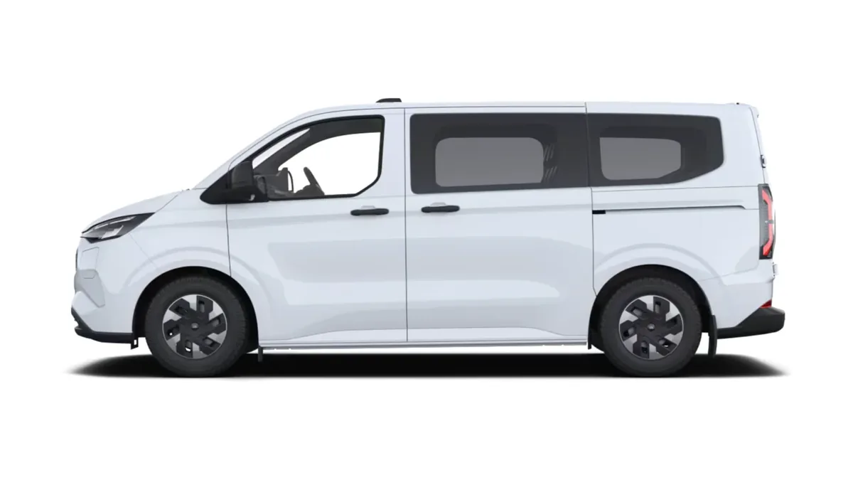 Ford TRANSIT CUSTOM  Kombi BEV 83kWh 100kW 340 L1 Trend en renting en Madrid — Lateral
