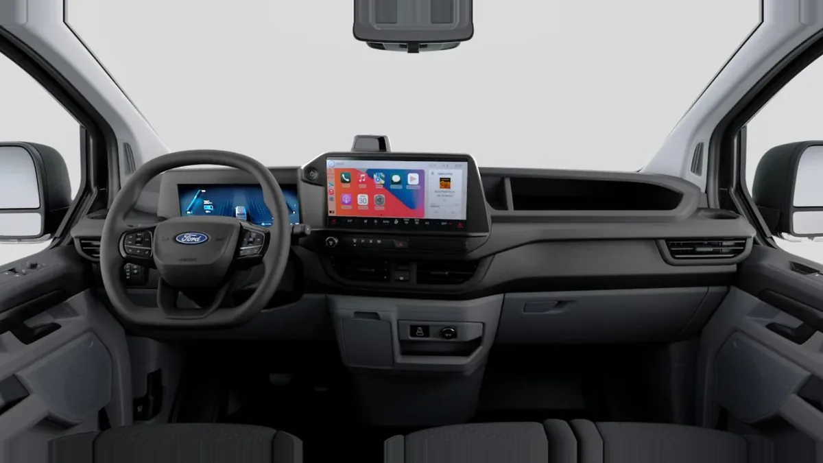 Ford TRANSIT CUSTOM  Kombi BEV 83kWh 100kW 340 L1 Trend en renting en Madrid — Interior