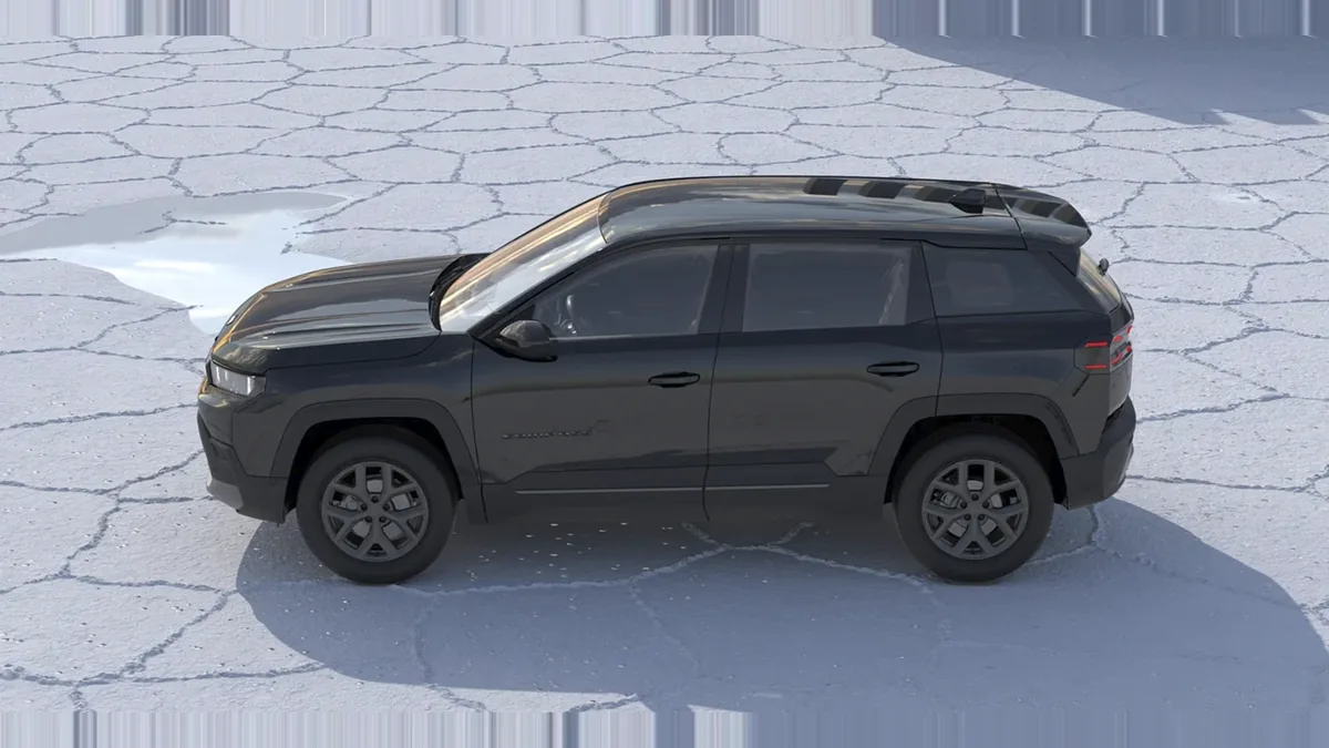 Jeep Compass 1.2 MHEV Altitude 145CV en renting en Madrid — Lateral