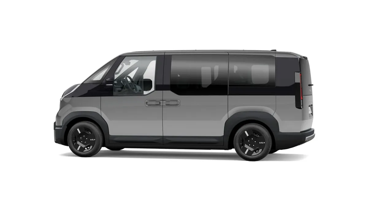 Kia PV5 Passenger L2H1 LR Plus en renting en Madrid — Lateral