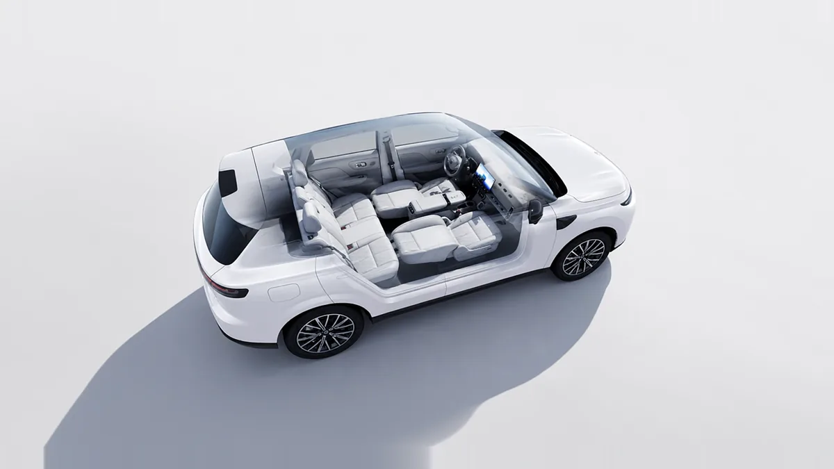 Leapmotor B10 REEV 18.8 kWh Life AT en renting en Madrid — Trasera
