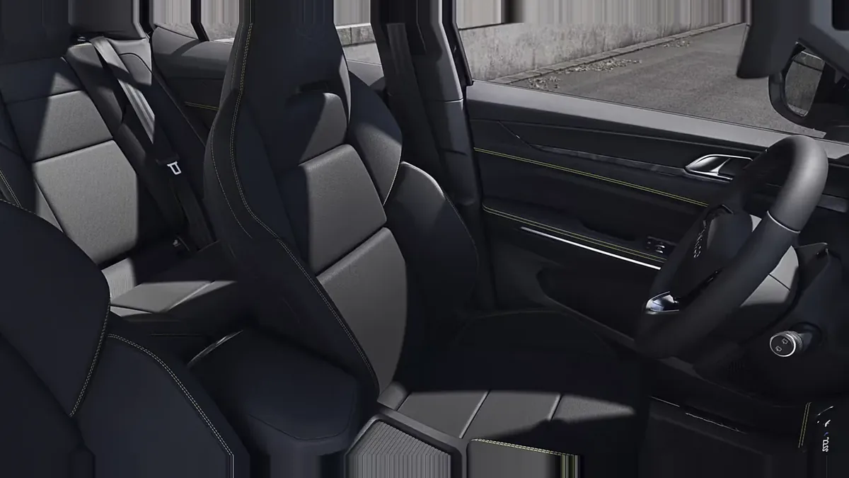 Lynk & Co 01 1.5 PHEV Core en renting en Madrid — Interior
