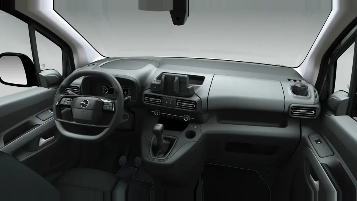 Opel Combo-e Cargo M 800kg en renting en Madrid — Trasera
