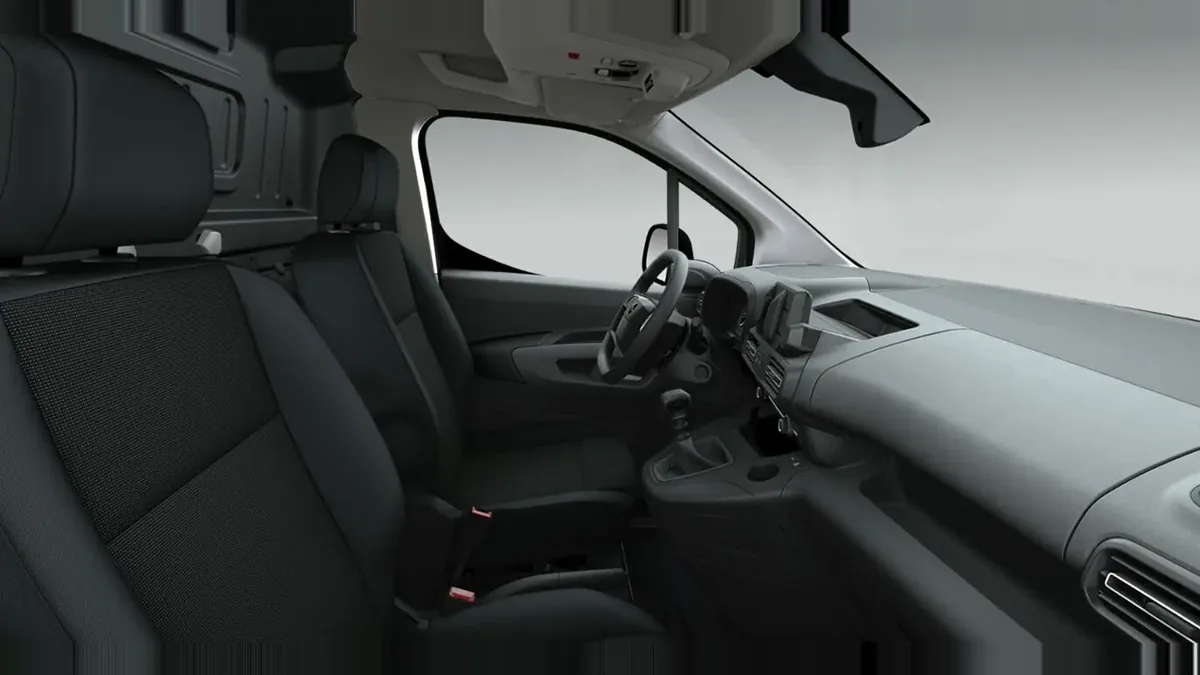 Opel Combo-e Cargo M 800kg en renting en Madrid — Delantera