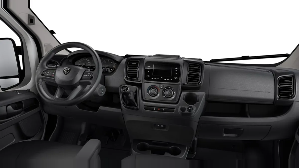 Peugeot Boxer Caja Paquetera Portón L3 3.5T Max BlueHDi 180 S&S 6vel en renting en Madrid — Delantera