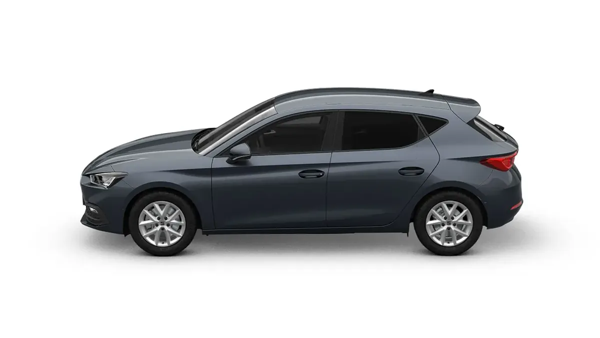 SEAT León 1.5 eTSI (115CV) DSG Style XL en renting en Madrid — Trasera