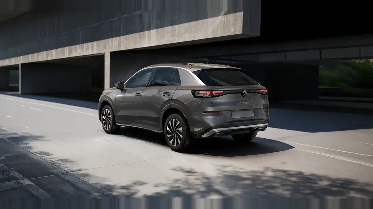 Volkswagen T-ROC Match 1.5 eTSI 150CV DSG en renting en Madrid — Trasera
