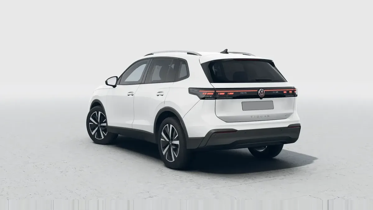 Volkswagen Tiguan "Más" 2.0 TDI DSG en renting en Madrid — Interior