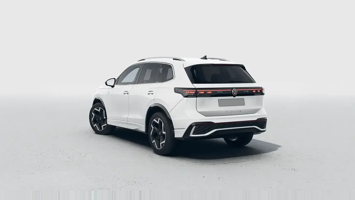 Volkswagen Tiguan R-Line 1.5 eTSI 110kW DSG en renting en Madrid — Interior