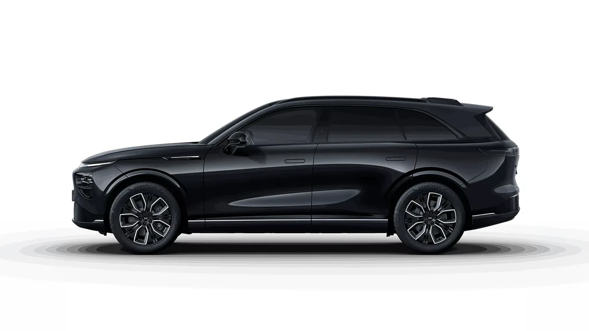 XPENG G9 RWD Long Range en renting en Madrid — Lateral